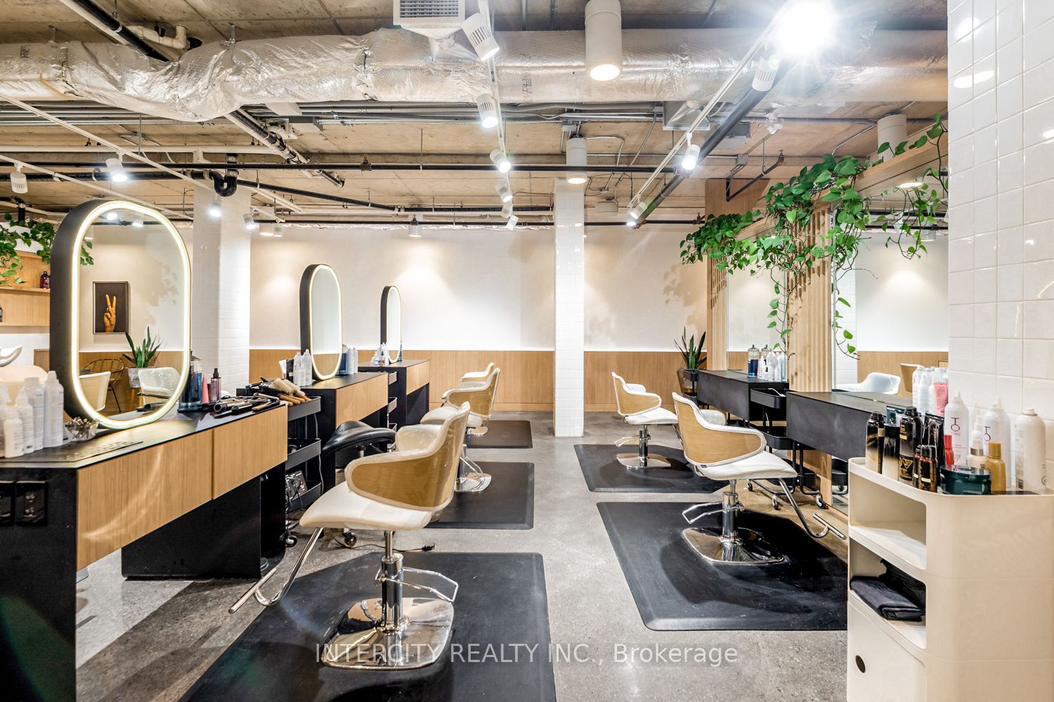 277 Davenport Road 102