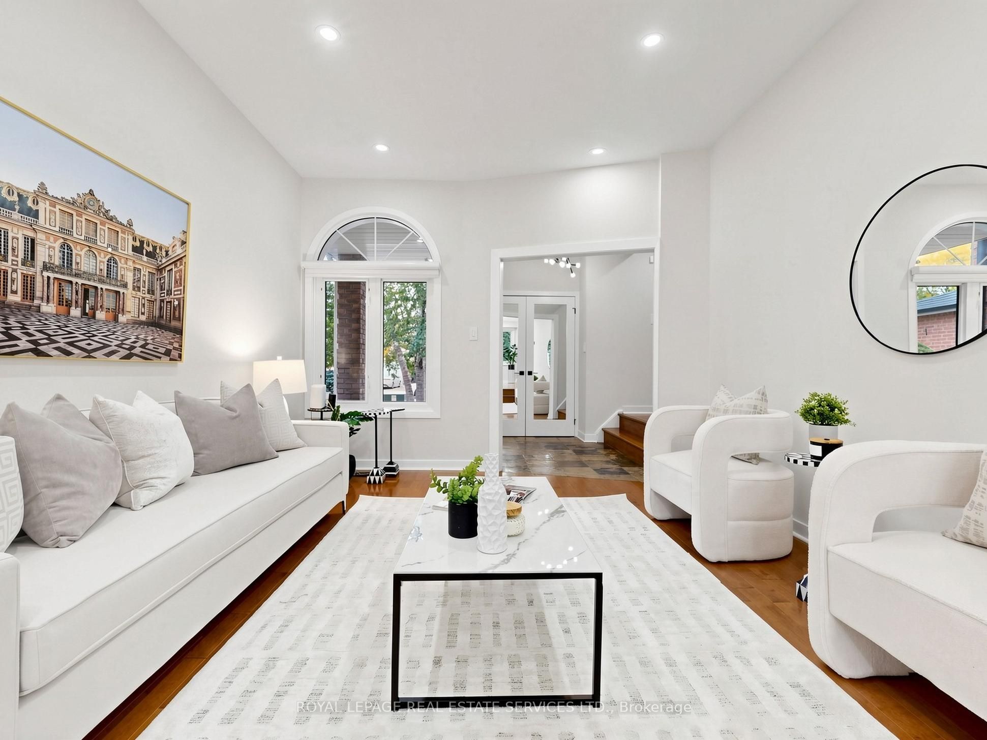 21 GLENMANOR Way