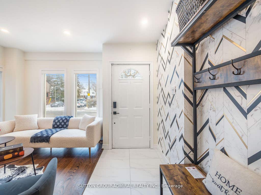 Photo of 389 Davisville Avenue, Toronto, ON M4S 1H4 (MLS # C13630382)
