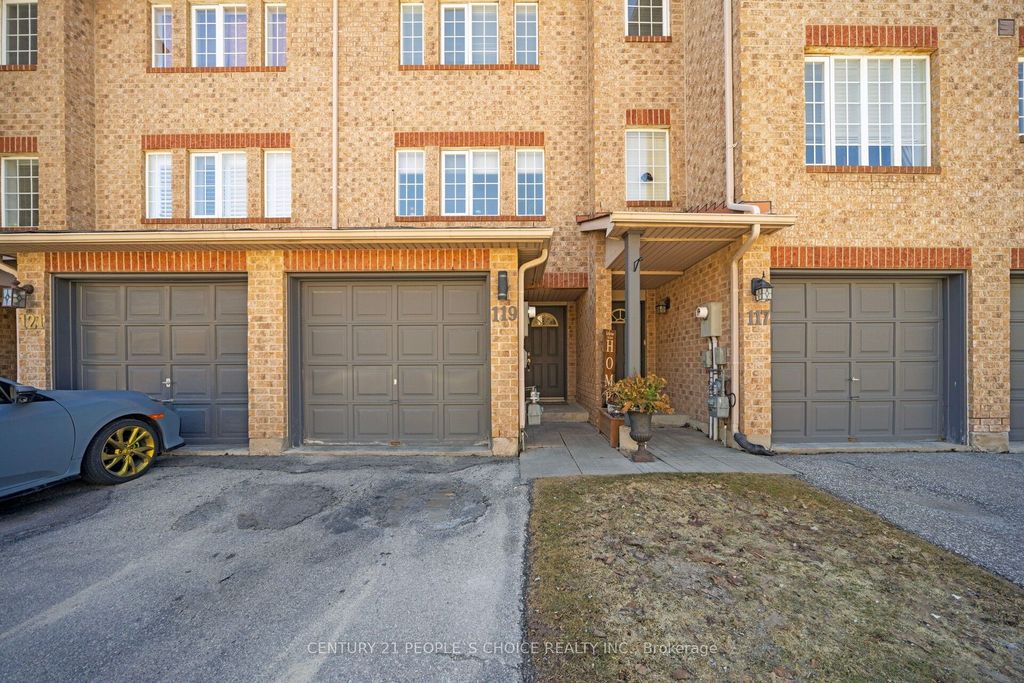 Photo of 119 Spadina Road, Brampton, ON L6X 4X6 (MLS # W13044992)