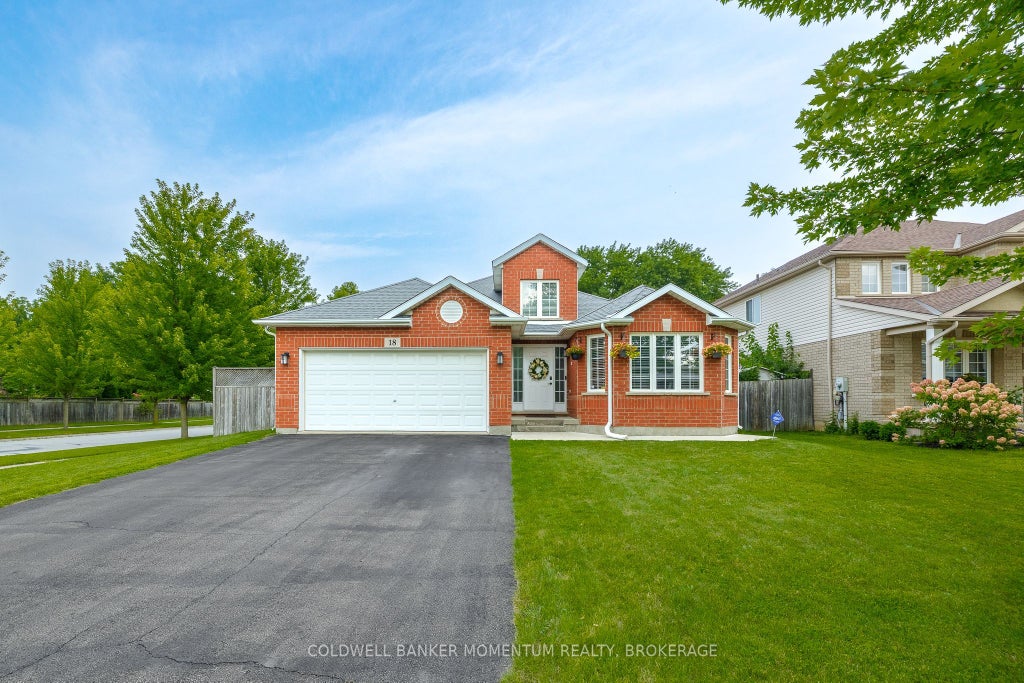 Photo of 18 LORETTA Drive, Niagara-on-the-Lake, ON L0S 1T0 (MLS # X13669704)