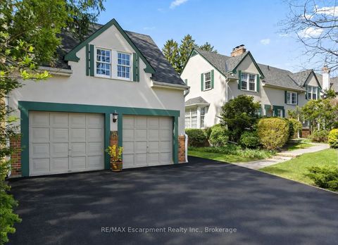 74 Howard Avenue Oakville ON L6J 3Y5