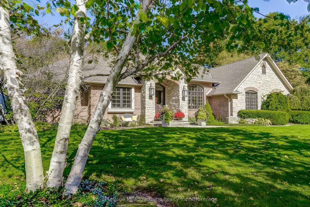 Photo of 18 Parkshore Place, Hamilton, ON L0R 1H1 (MLS # X12486727)