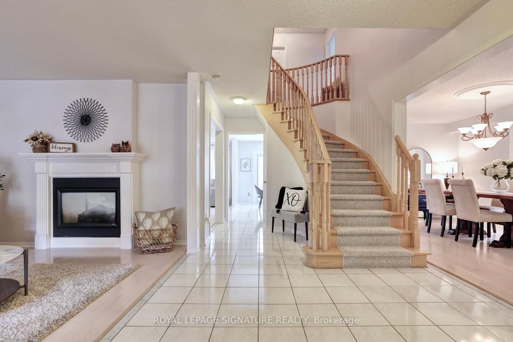 Photo of 5474 Middleport Crescent, Mississauga, ON L4Z 3V2 (MLS # W13858822)