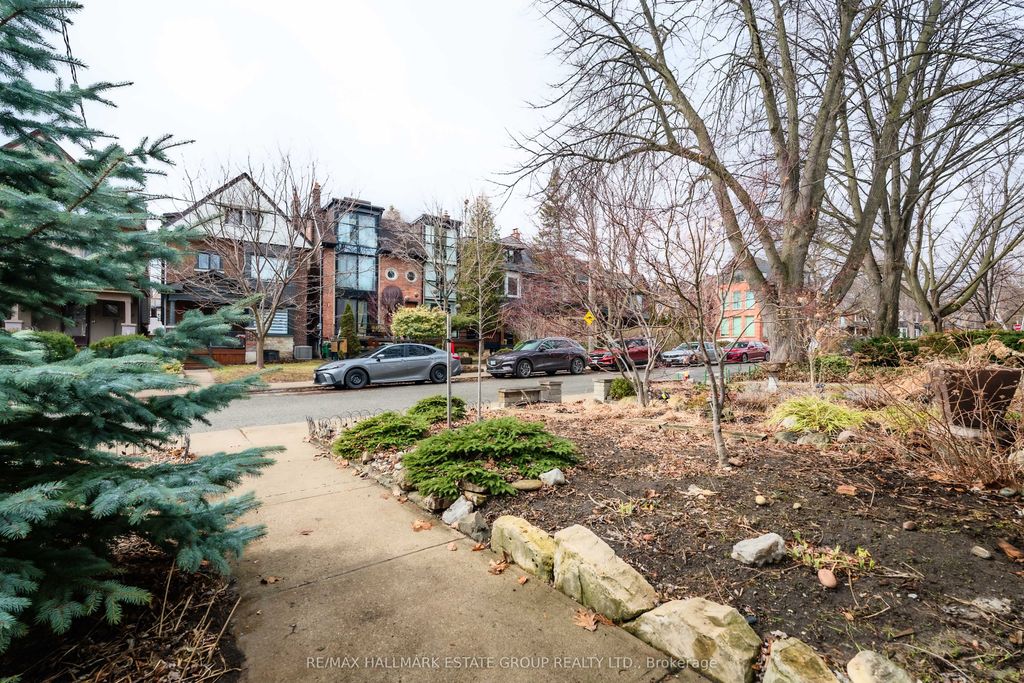 Photo of 27 Rainsford Road, Toronto, ON M4L 3N5 (MLS # E12923258)