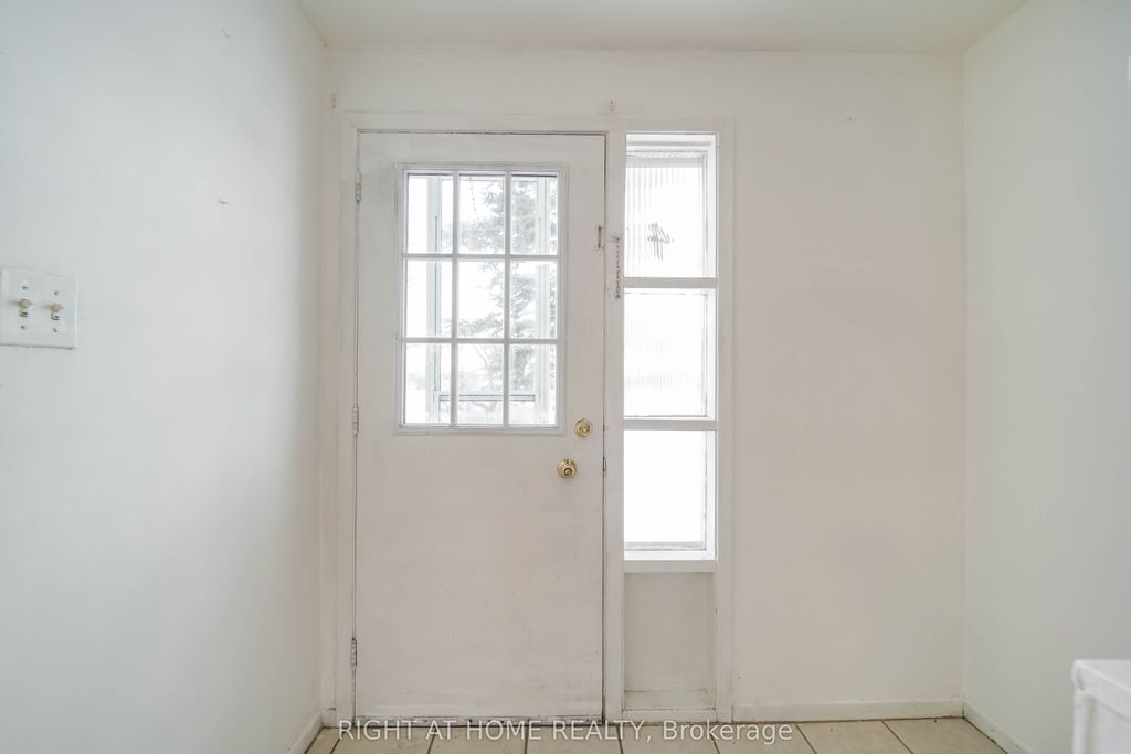 Photo of 4 Pender Crescent, Toronto, ON M1T 2M7 (MLS # E12825406)