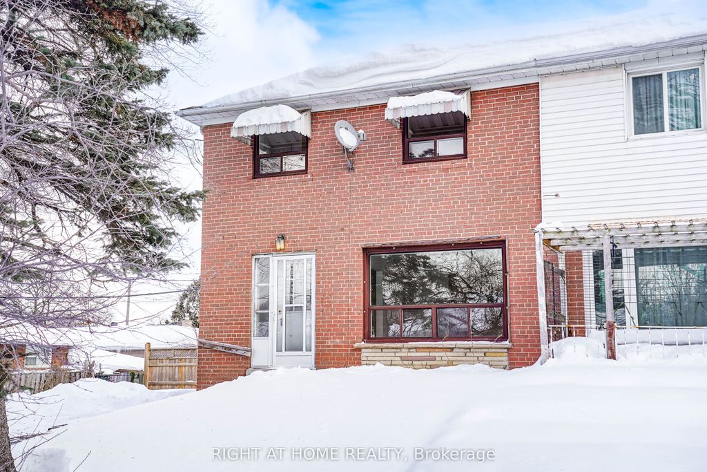 Photo of 4 Pender Crescent, Toronto, ON M1T 2M7 (MLS # E12825406)
