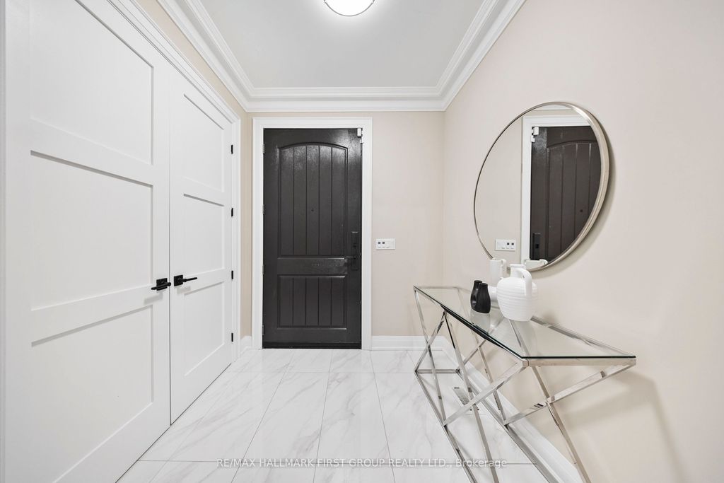 Photo of 732 Hillview Crescent, Pickering, ON L1W 2R8 (MLS # E12825698)