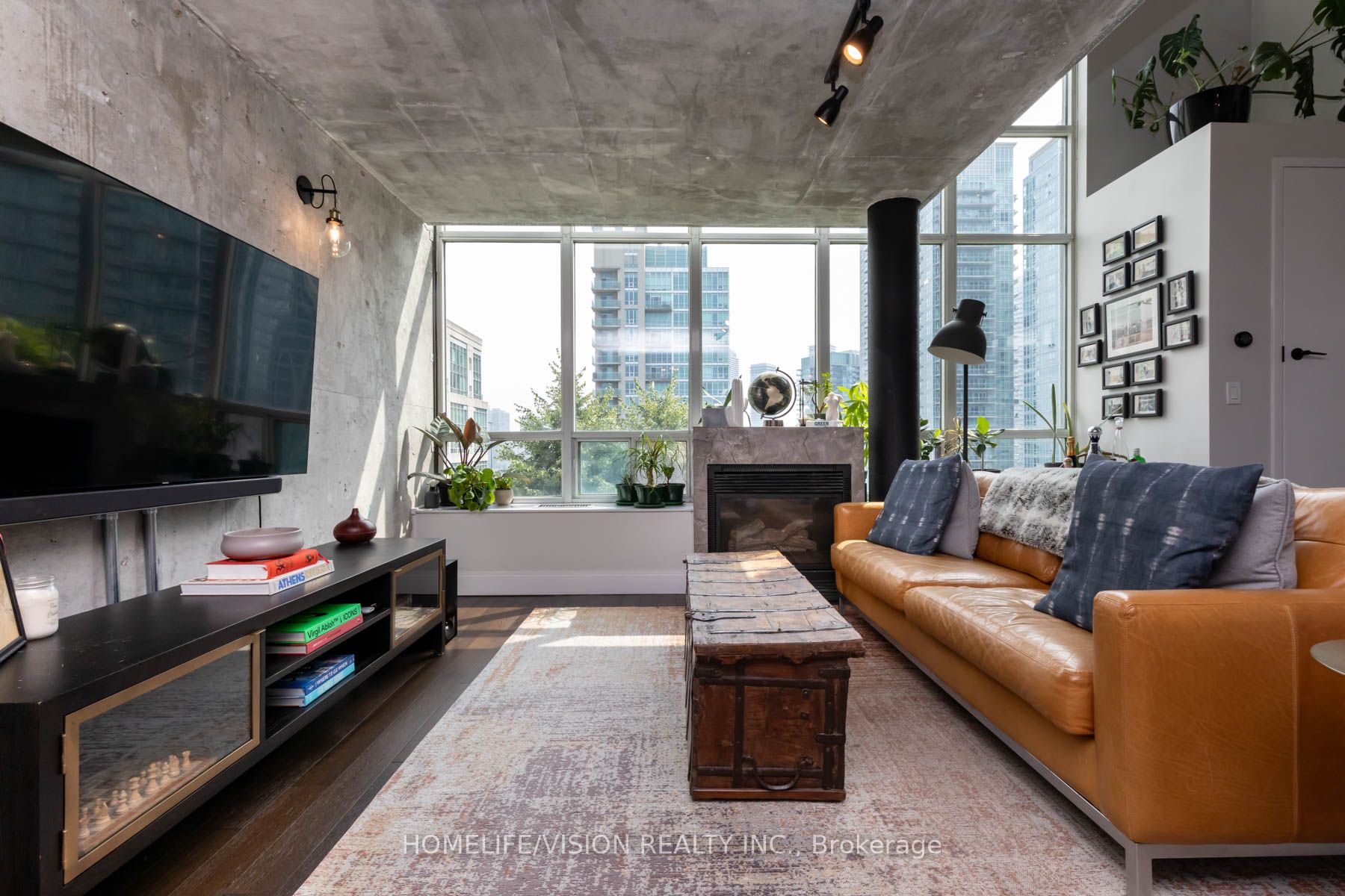 250 Manitoba Street 704