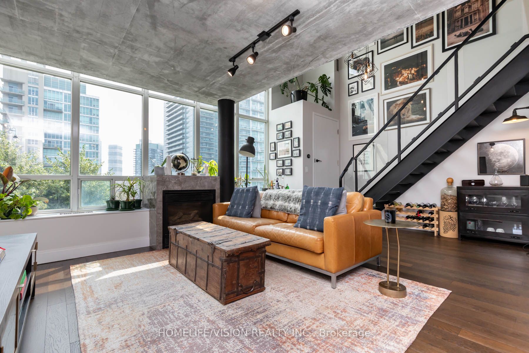 250 Manitoba Street 704