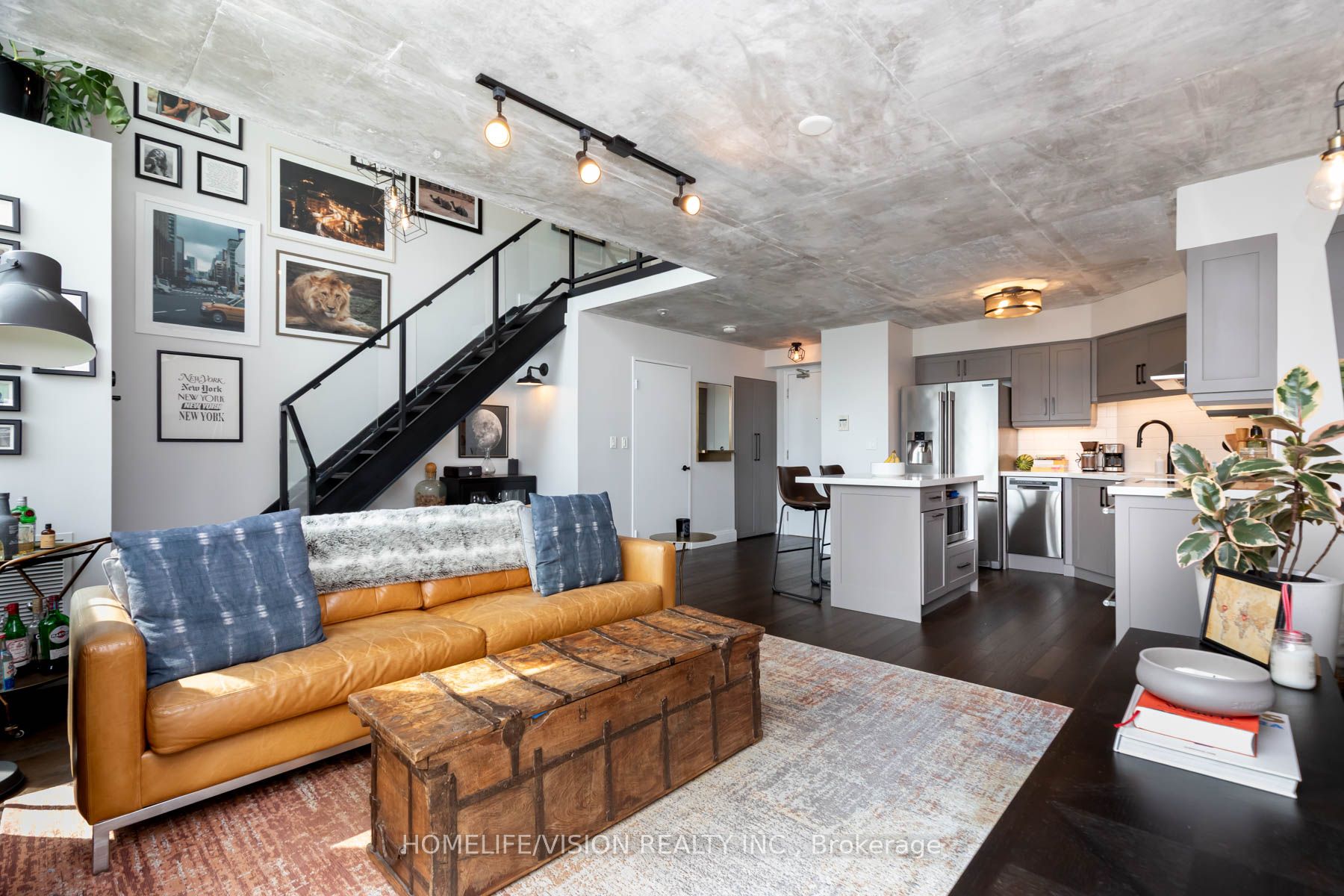 250 Manitoba Street 704