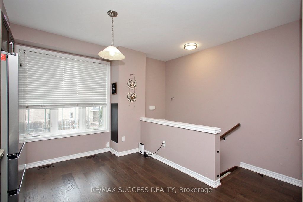 Photo of 47 Edenrock Drive, Hamilton, ON L8E 0G6 (MLS # X12917400)