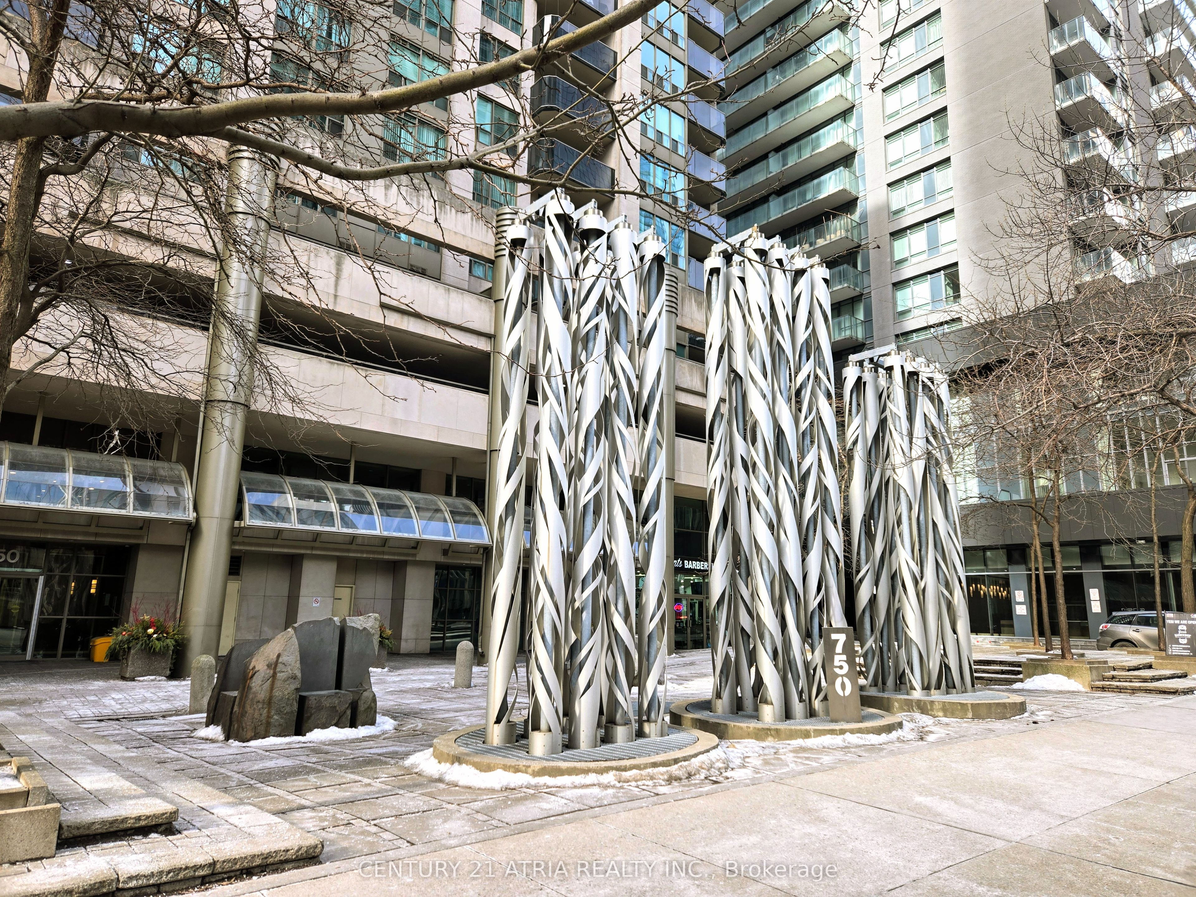 750 Bay Street 1806