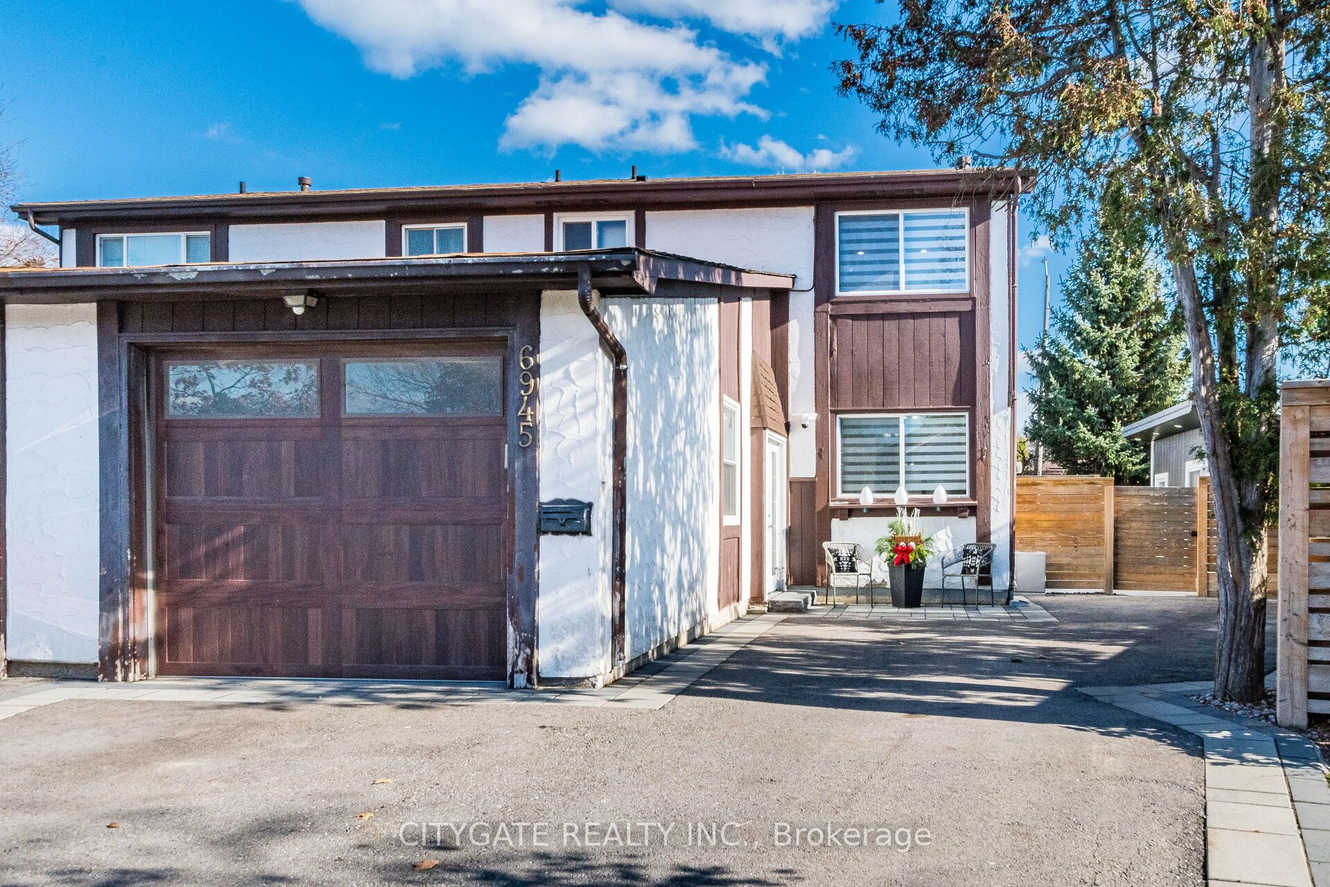 6945 pamplone Mews S