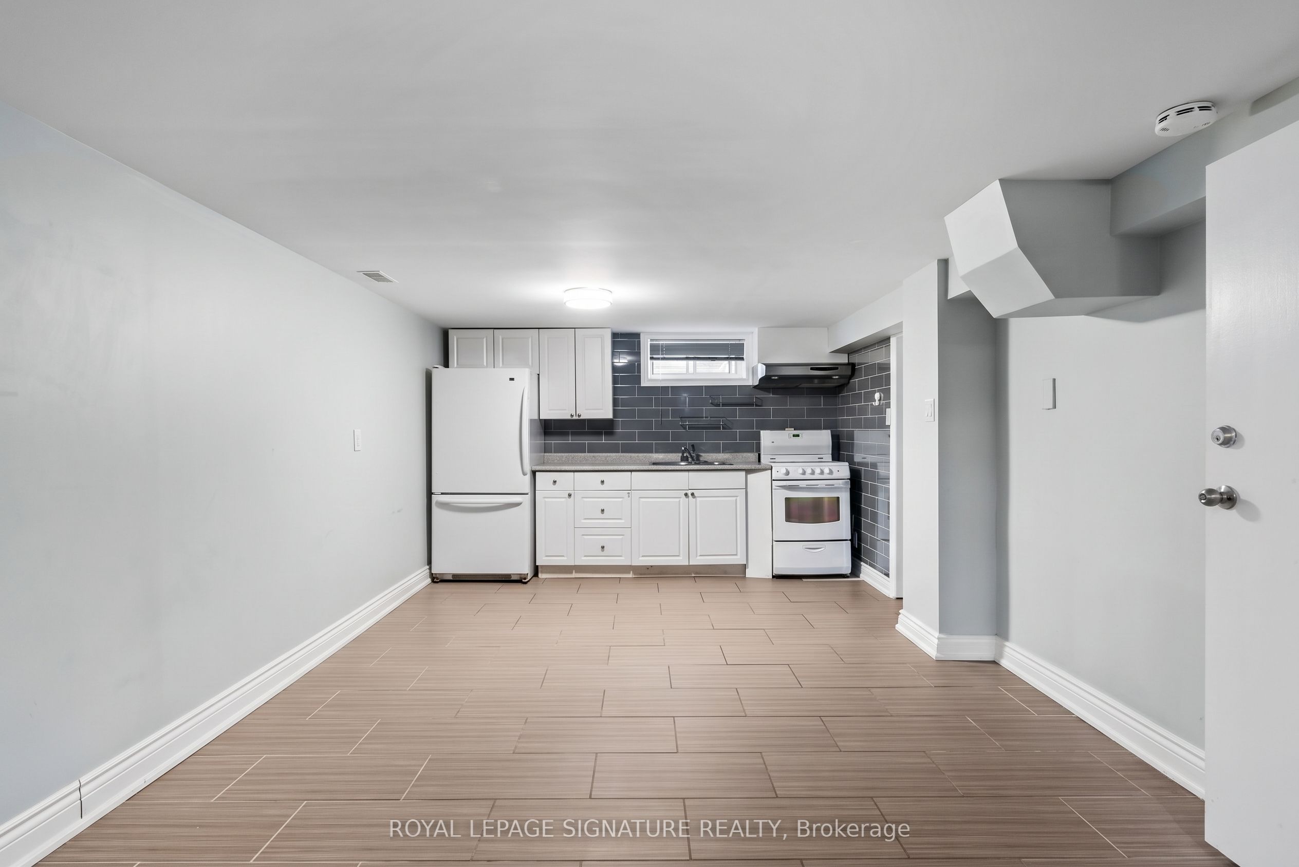 112 Foch Avenue Lower
