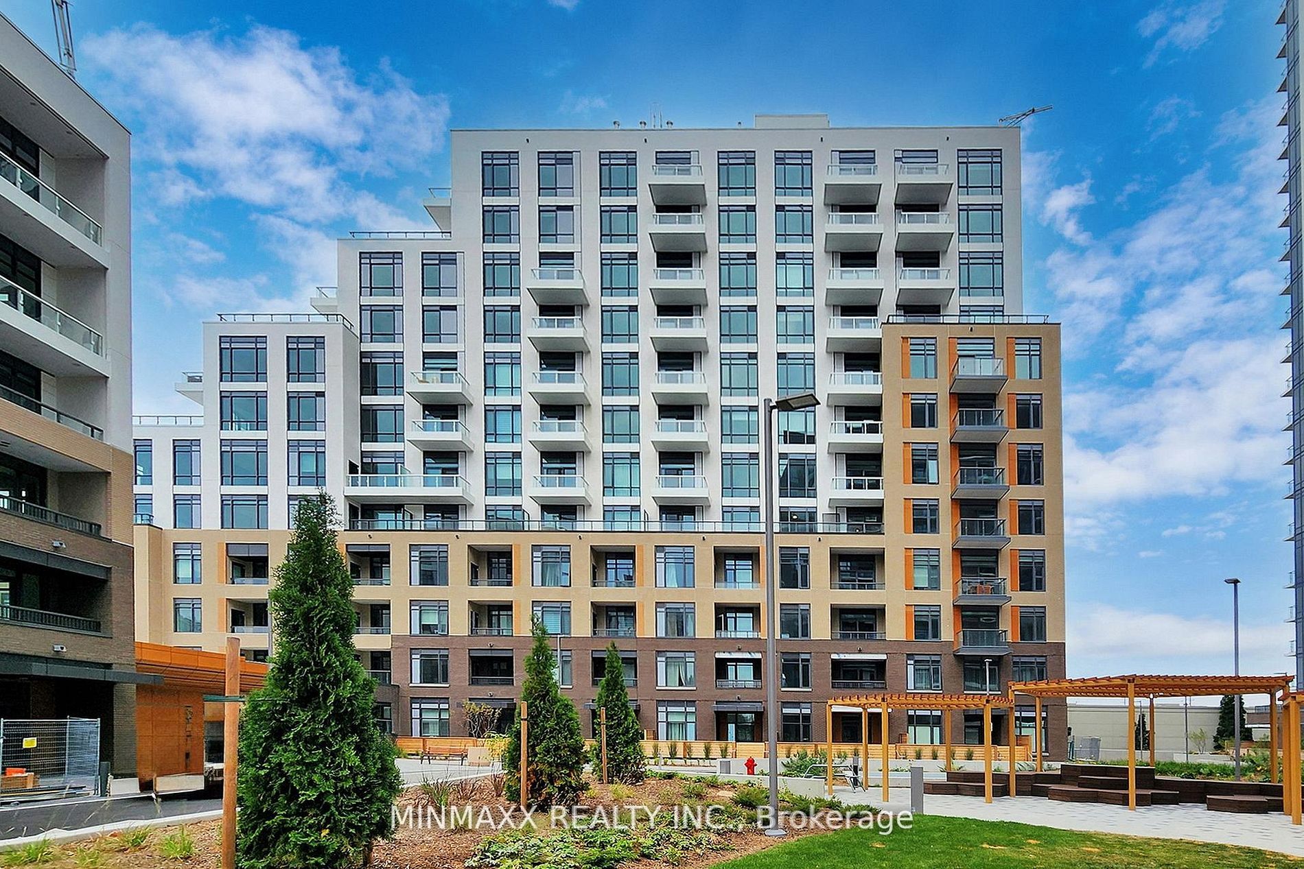 8 Beverley Glen Boulevard D620