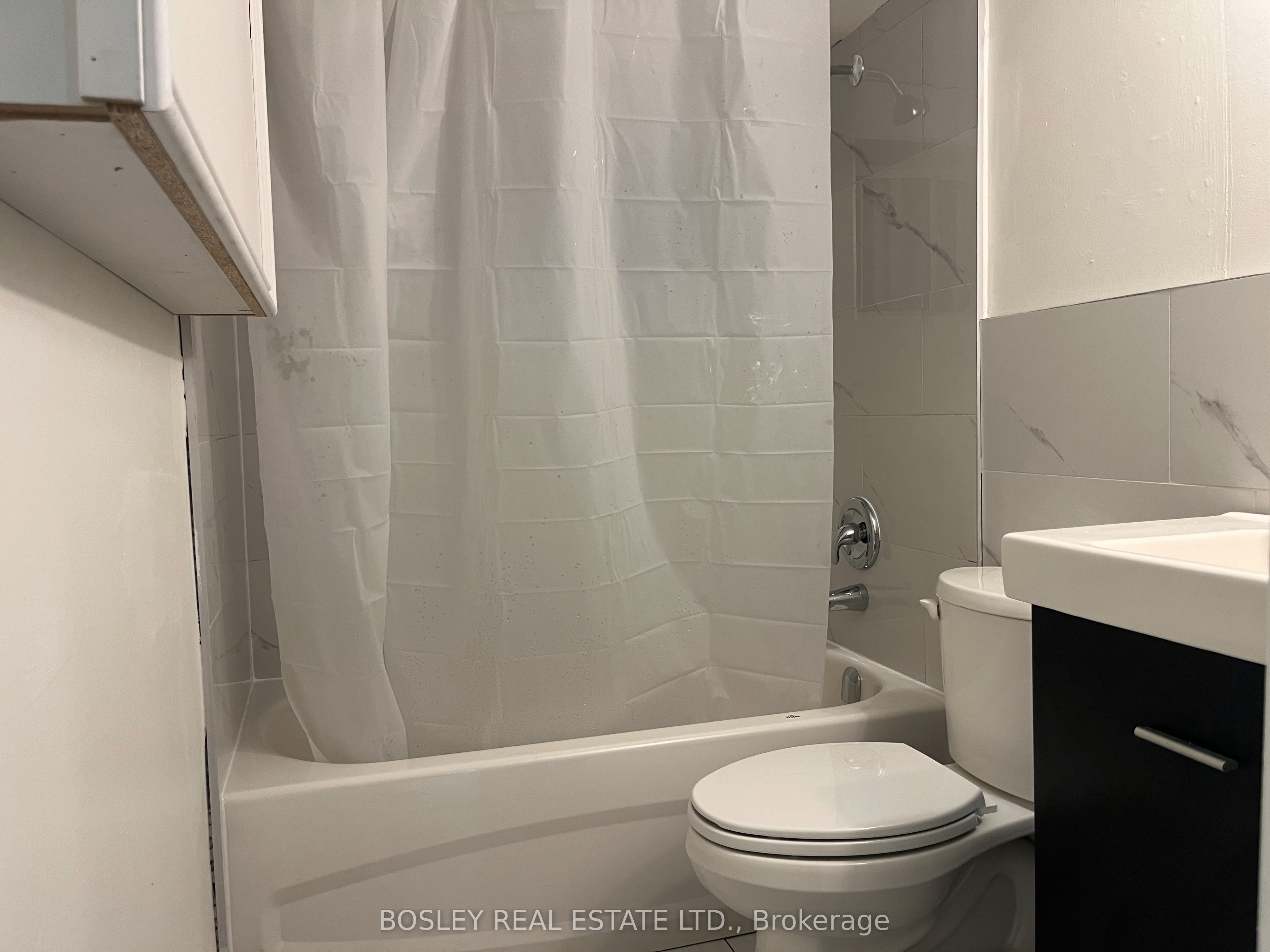 383 Lansdowne Avenue Bsmt