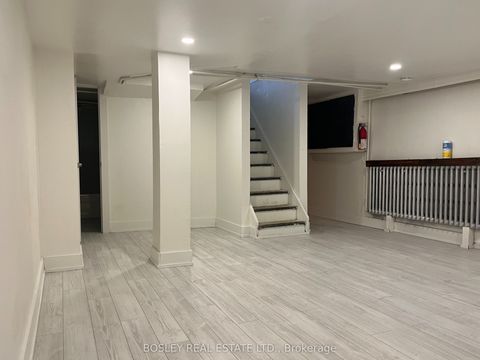 383 Lansdowne Avenue Bsmt Toronto ON M6H 3Y2
