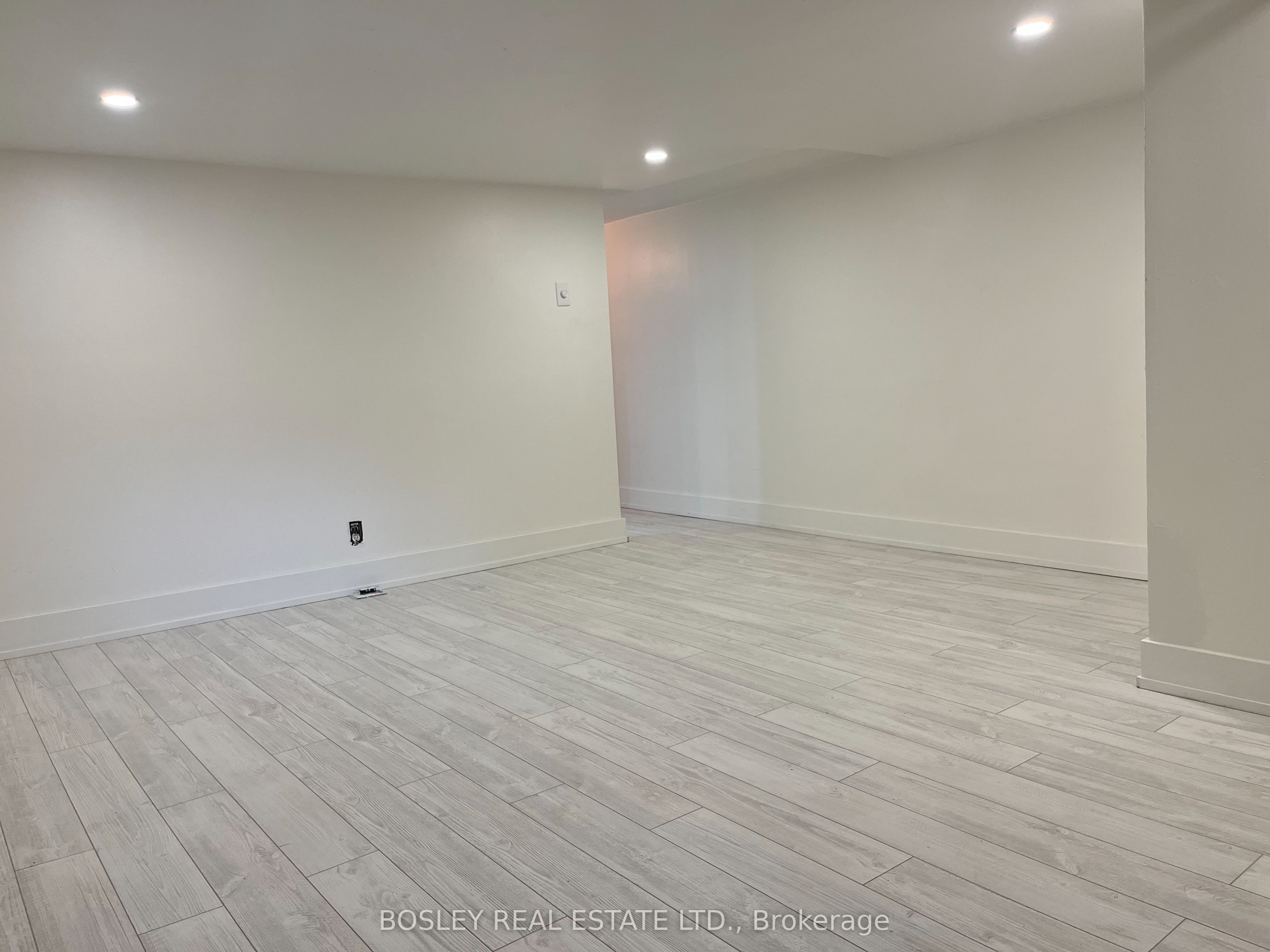 383 Lansdowne Avenue Bsmt