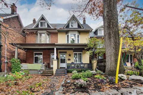165 Oakcrest Avenue Toronto ON M4C 1B8