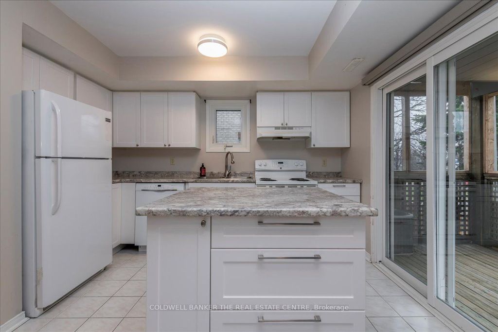 Photo of 119 D'ambrosio Drive #9, Barrie, ON L4N 7N7 (MLS # S12994170)