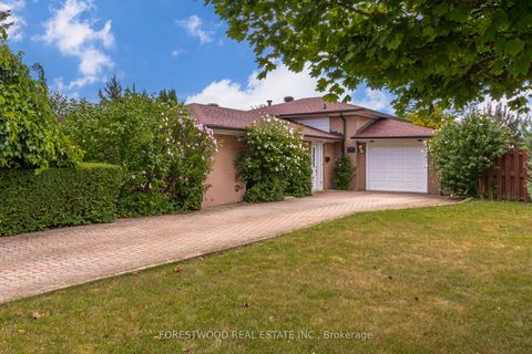 1192 Chada Avenue Mississauga ON L5C 1P9