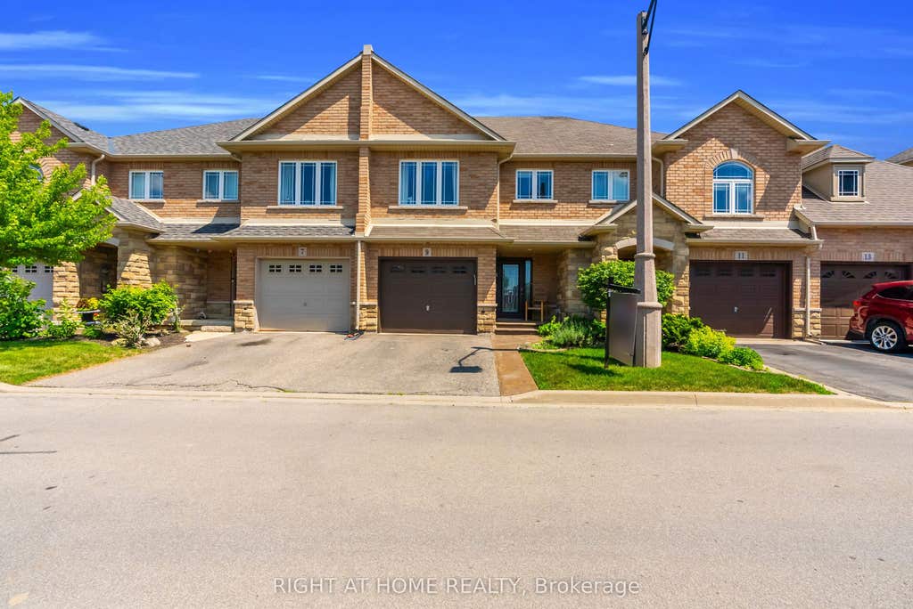 Photo of 9 Periwinkle Drive, Hamilton, ON L0R 1P0 (MLS # X13453992)
