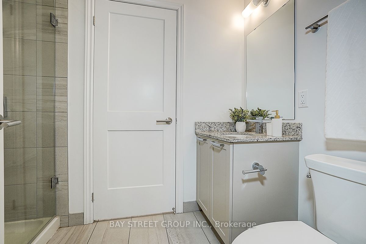 74 Village Parkway N