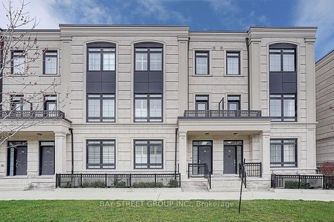 74 Village Parkway N Markham ON L3R 4Z7