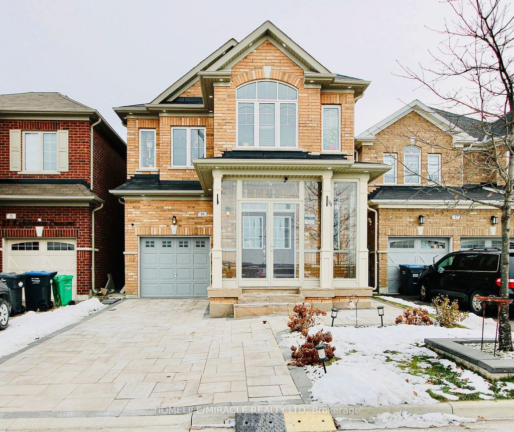 Photo of 19 Exhibition Crescent, Brampton, ON L7A 4B9 (MLS # W12650596)