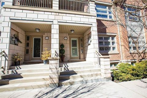 2460 Prince Michael Drive 32 Oakville ON L6H 7P1