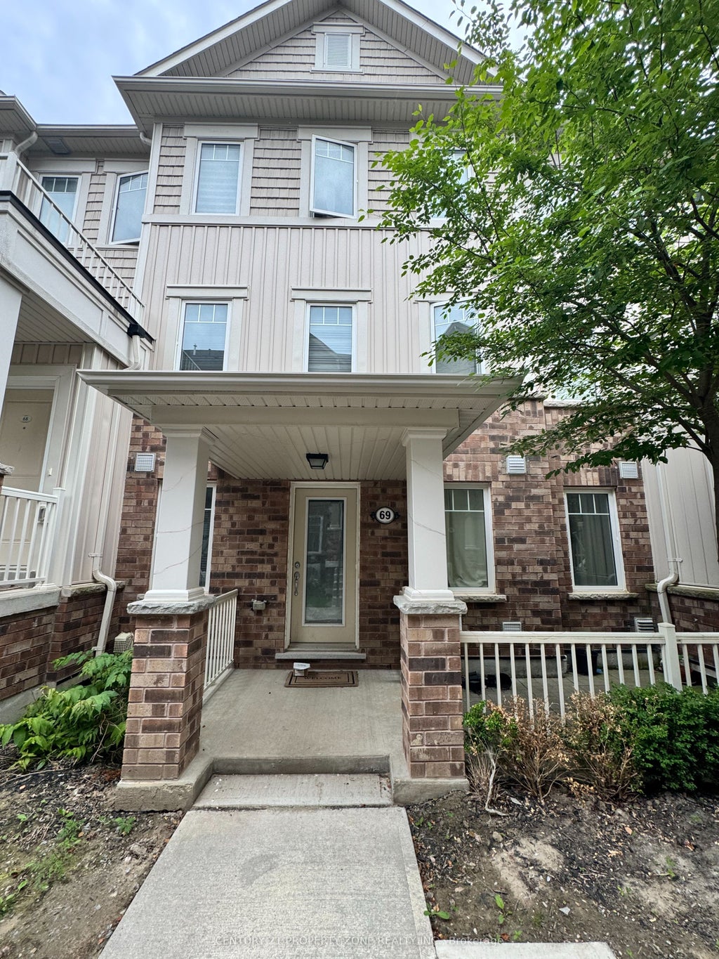 Photo of 2500 Hillrise Court, Oshawa, ON L1L 0M6 (MLS # E14014944)
