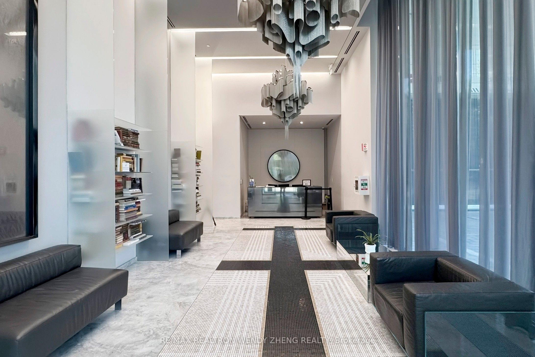 8 Hillsdale Avenue E 1133