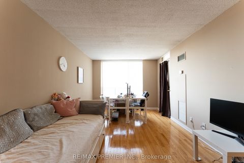 19 Northern Heights Drive 504 Richmond Hill ON L4B 4M4