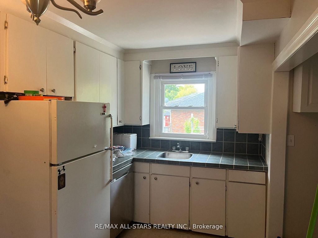 Photo of 27 Margaret Street, Port Hope, ON L1A 1Y4 (MLS # X12650282)