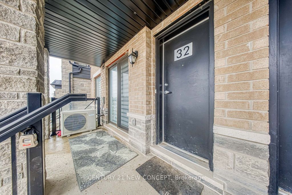 Photo of 32 Magnolia Lane, Barrie, ON L9J 0N9 (MLS # S12499910)