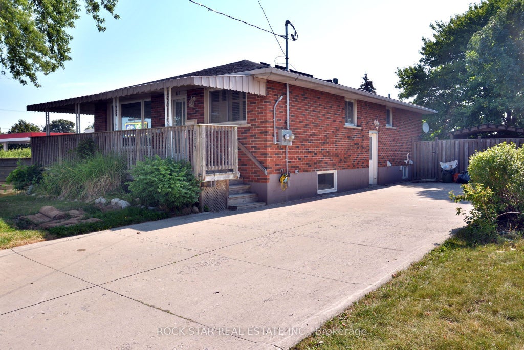 Photo of 867 UPPER SHERMAN Avenue, Hamilton, ON L8V 3N2 (MLS # X13794596)