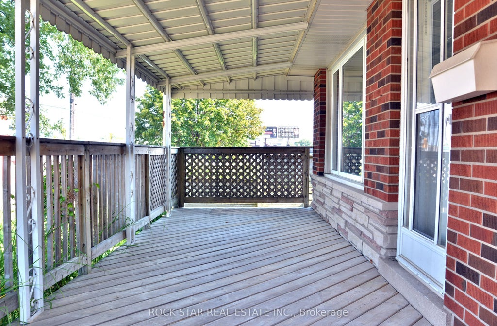 Photo of 867 UPPER SHERMAN Avenue, Hamilton, ON L8V 3N2 (MLS # X13794596)