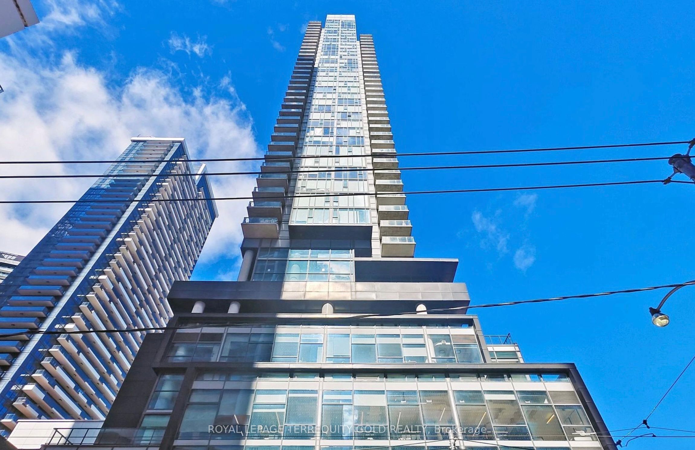 290 Adelaide Street W 1706