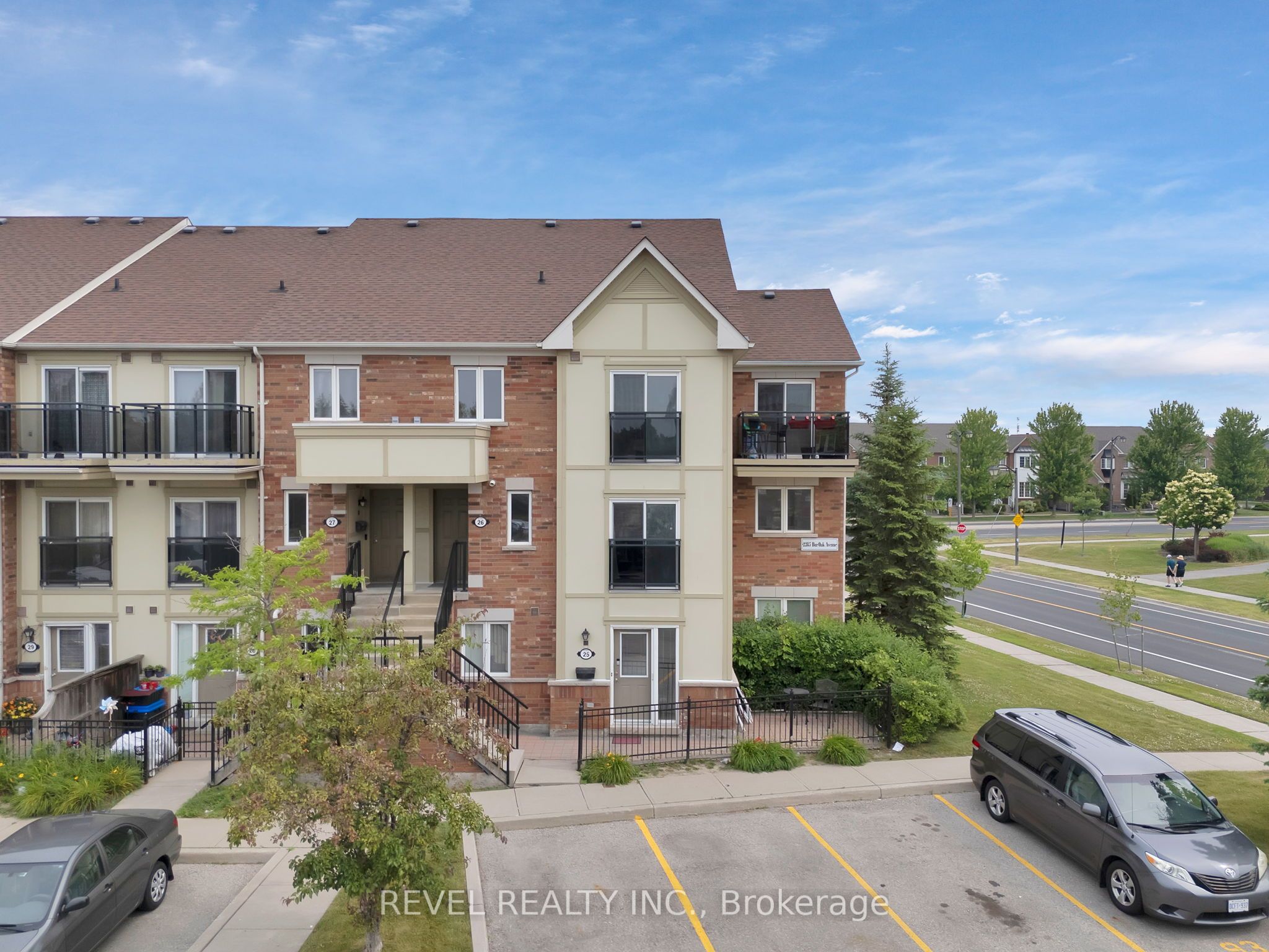 2285 Bur Oak Avenue 26