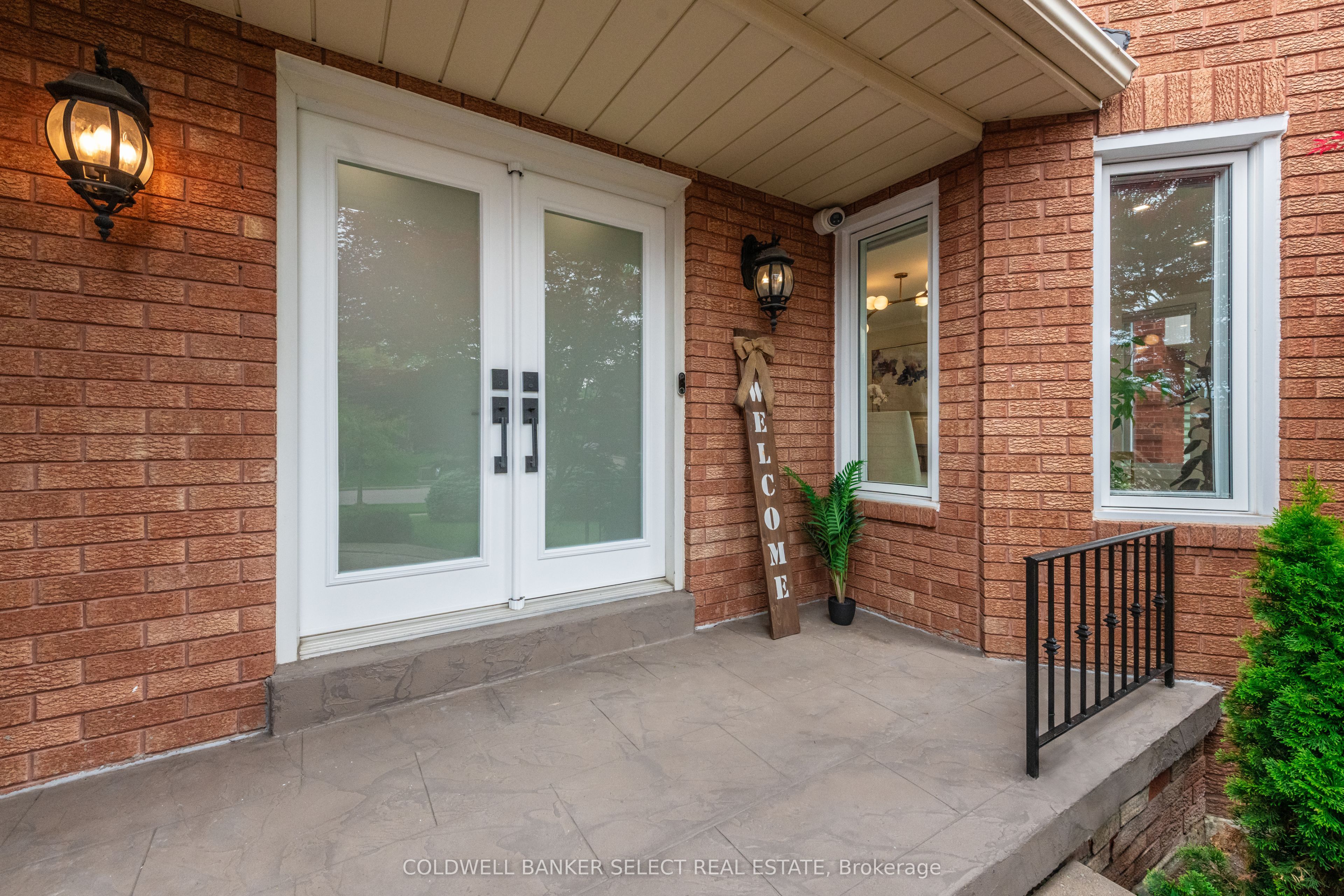 154 Conti Crescent