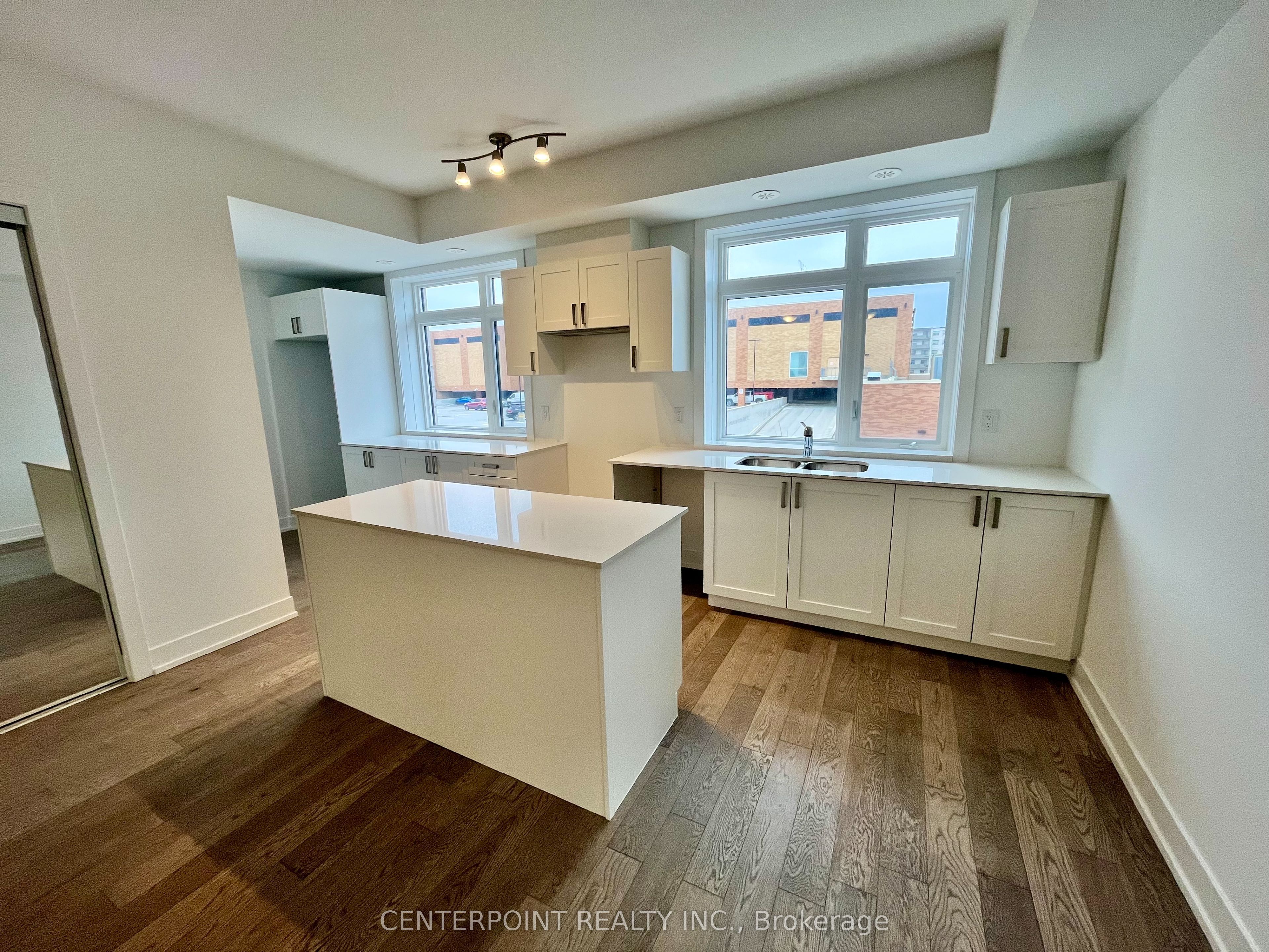 1060 Douglas Mccurdy Common 233