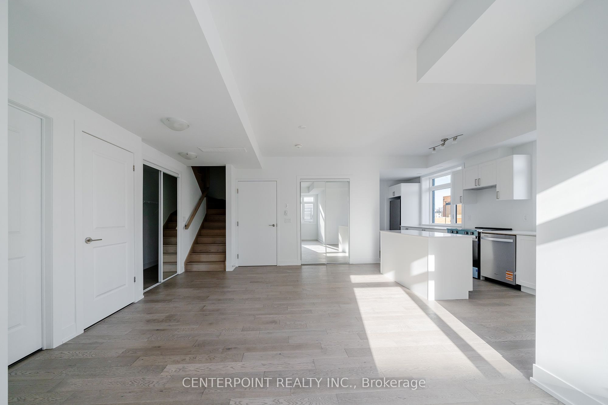 1060 Douglas Mccurdy Common 233