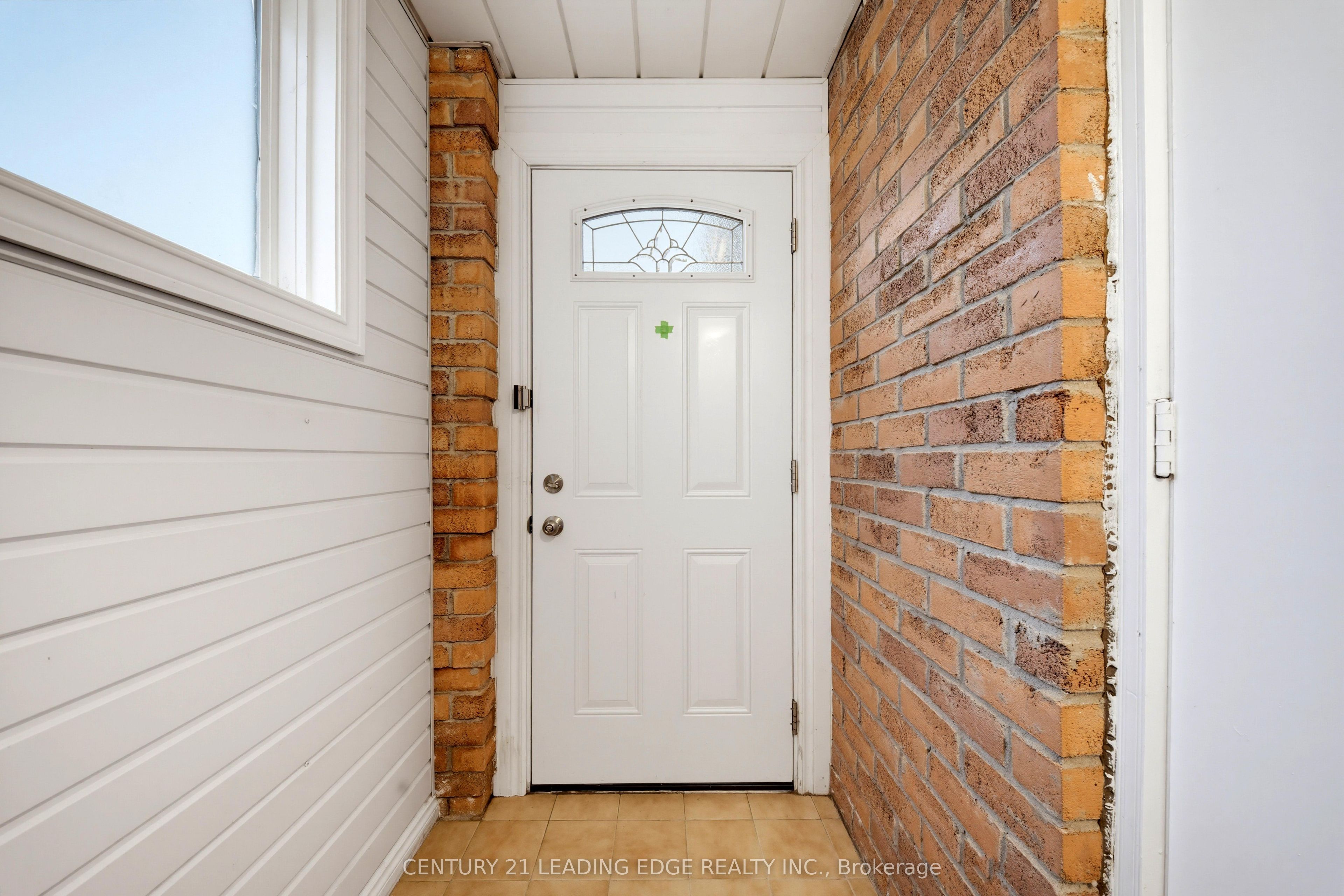 160 Galbraith Crescent Main