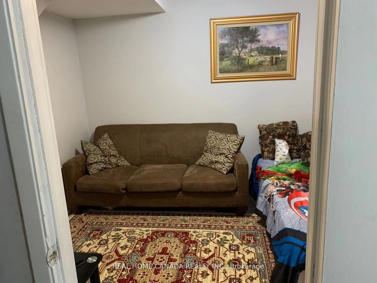 871 Consort Crescent (Basement)