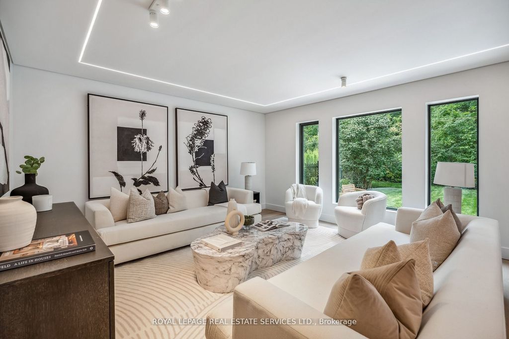 Photo of 1657 Glenvista Drive, Oakville, ON L6H 6K6 (MLS # W12450713)