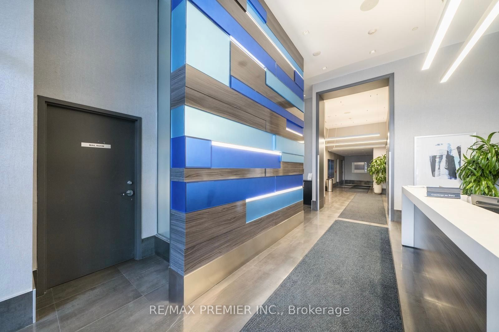 297 College Street 1002