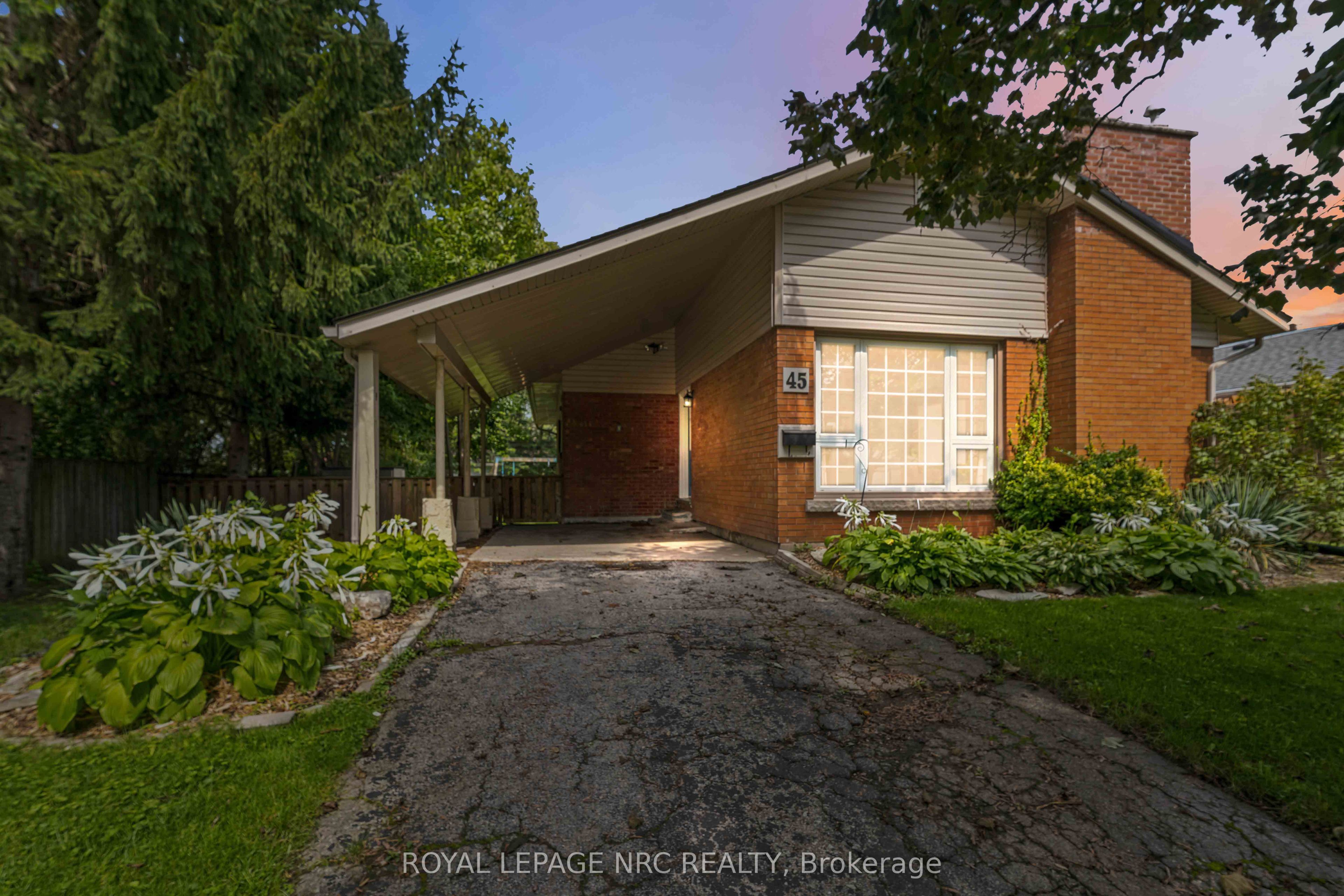 45 Woodcroft Crescent