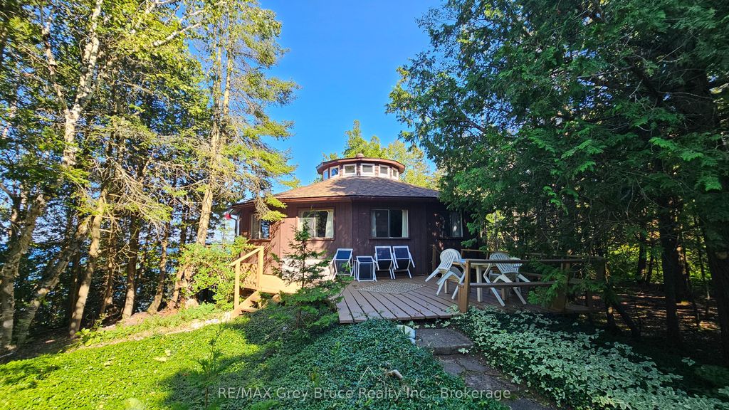 Photo of 8 CARTER Road, Northern Bruce Peninsula, ON N0H 1W0 (MLS # X12452562)