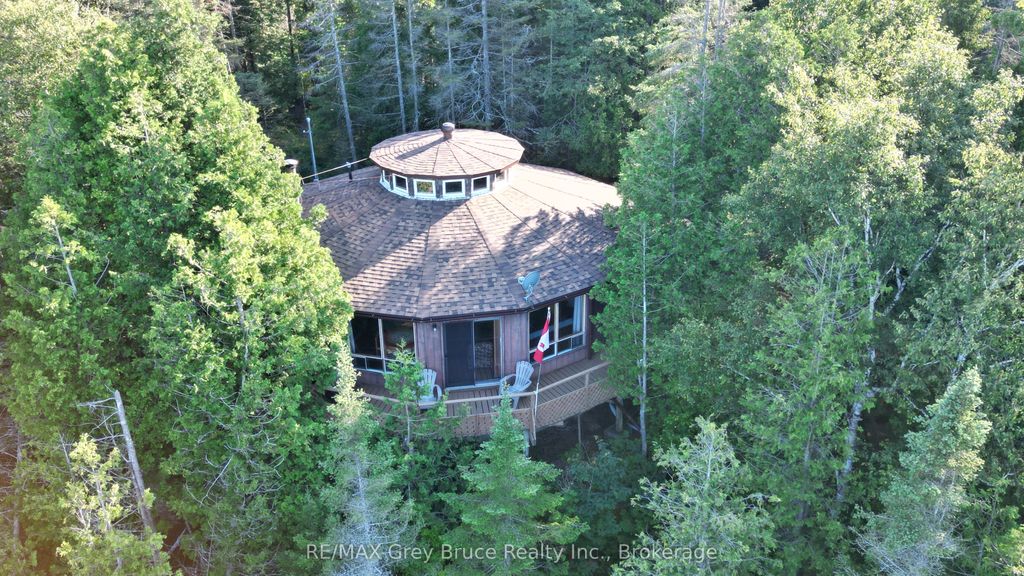 Photo of 8 CARTER Road, Northern Bruce Peninsula, ON N0H 1W0 (MLS # X12452562)